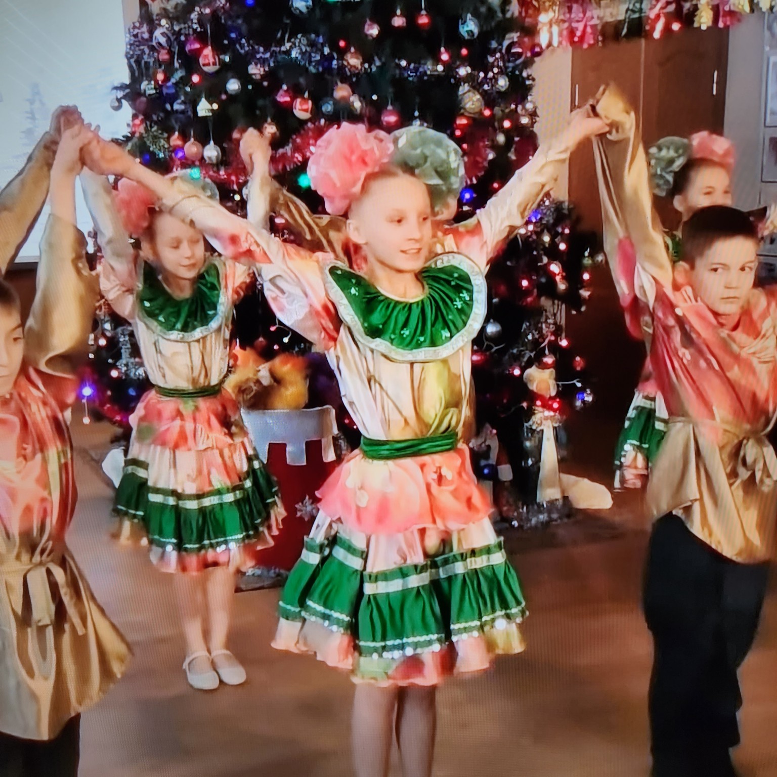 Donbas Russia Xmas for Orphans